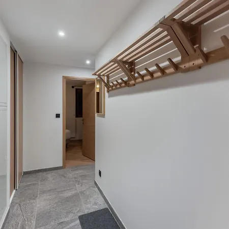 Appart. Familial 2 Pieces A Avec Acces Pistes Et Parking - Fr-1-563-109 Courchevel