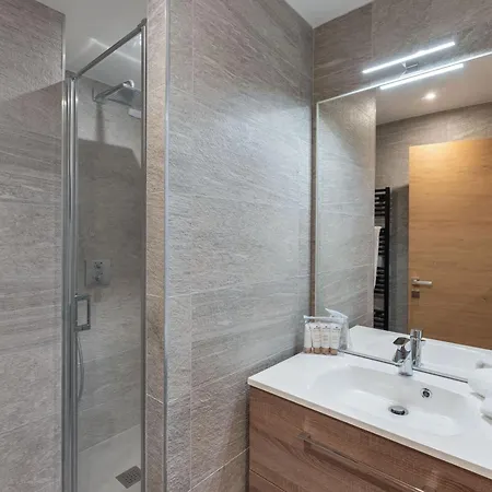 Familial Skis Aux Pieds à - 6 Personnes, Confort Moderne - Fr-1-563-109 Appartement *