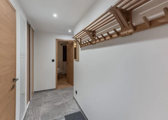 Appart. Familial 2 Pieces A Avec Acces Pistes Et Parking - Fr-1-563-109 Courchevel