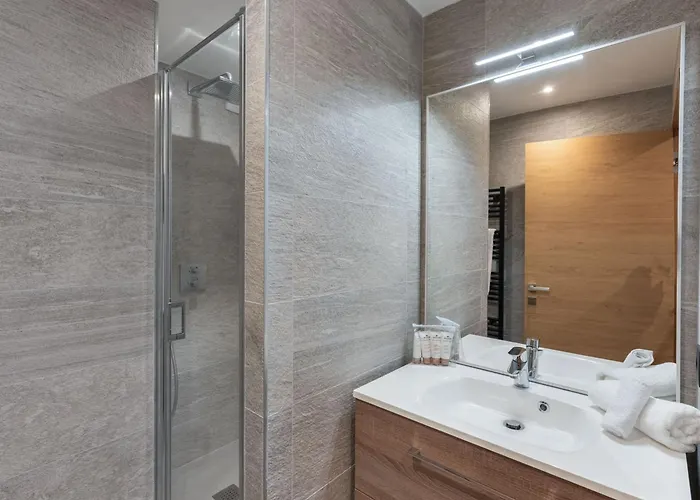 Appart. Familial 2 Pieces A Avec Acces Pistes Et Parking - Fr-1-563-109 Lejlighed *